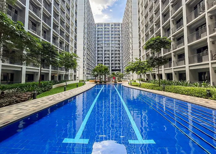Mall Of With Balcony Facing Pool @ Shore2 *