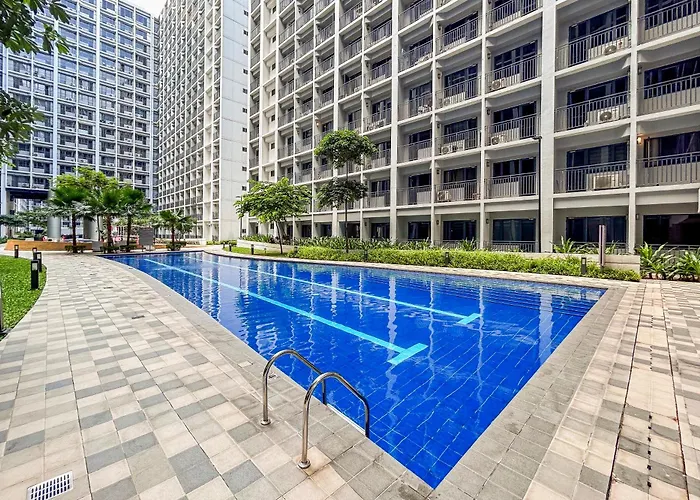Mall Of With Balcony Facing Pool @ Shore2 *
